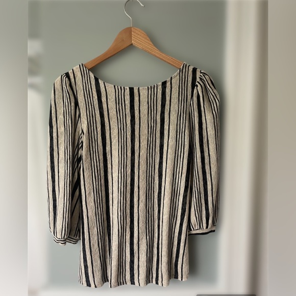 W5 Long sleeve - twist front - black white stripe - Medium - Picture 4 of 4